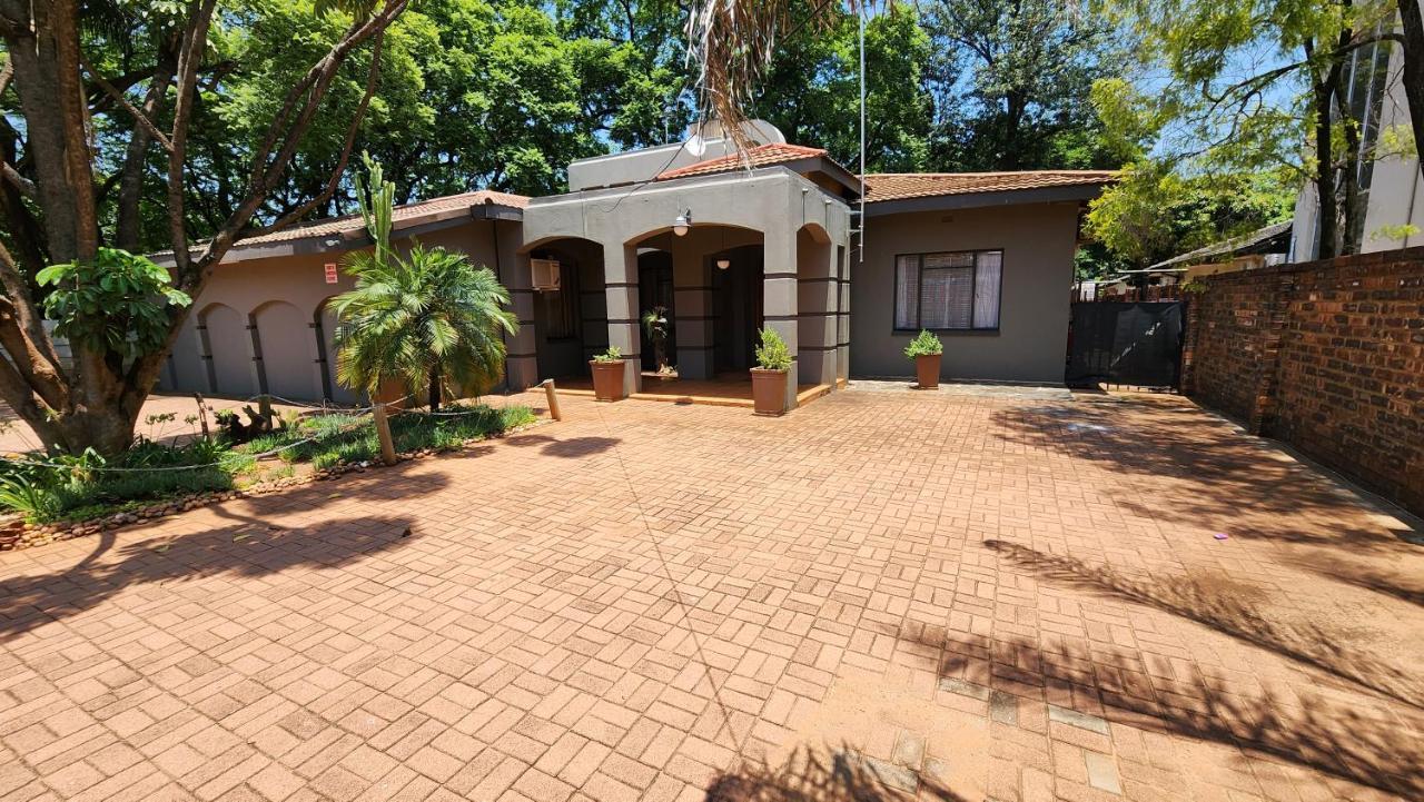 Готель Casa Feliz Мокопане Екстер'єр фото